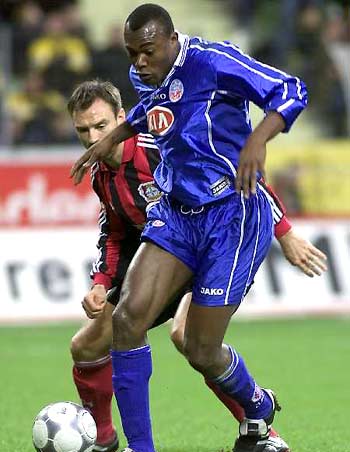 [天下足球]拜仁不敌波鸿 各赛事3连败.